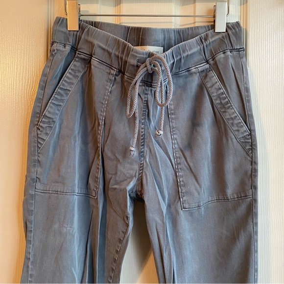Good Condition Cloth & Stone Jogger from Anthropologie, size Medium - Picture 3 of 4